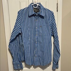 Abercrombie & Fitch Men's Blue and White Striped Shirt